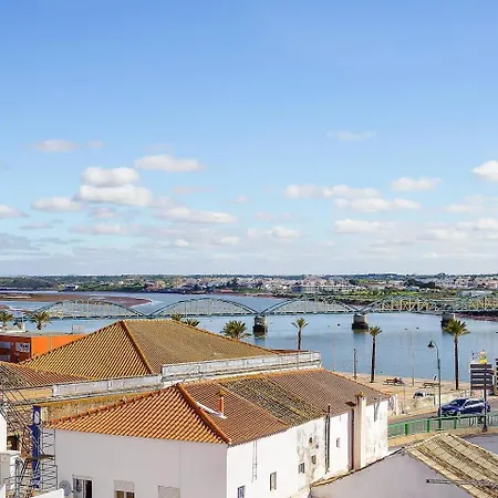 Promenade Townhouse- Roofterrace 3br Near Beaches 度假居