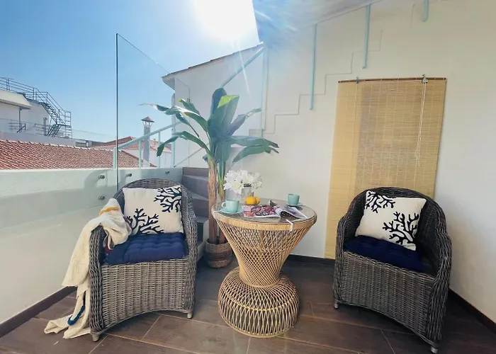 Promenade Townhouse- Roofterrace 3br Near Beaches * 波尔蒂芒