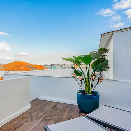 Promenade Townhouse- Roofterrace 3br Near Beaches Дом отдыха