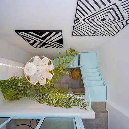 Promenade Townhouse- Roofterrace 3br Near Beaches Портиман