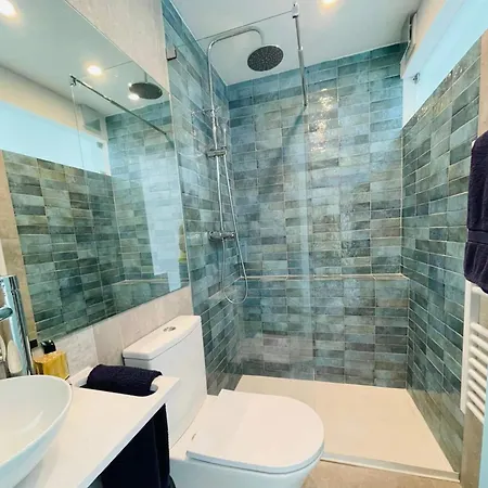 Promenade Townhouse- Roofterrace 3br Near Beaches Дом отдыха Портиман